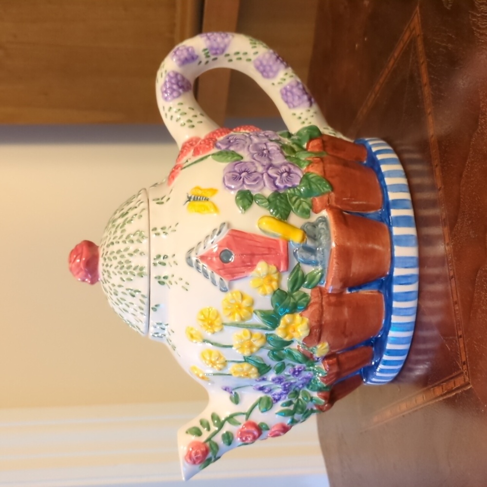 Floral teapot